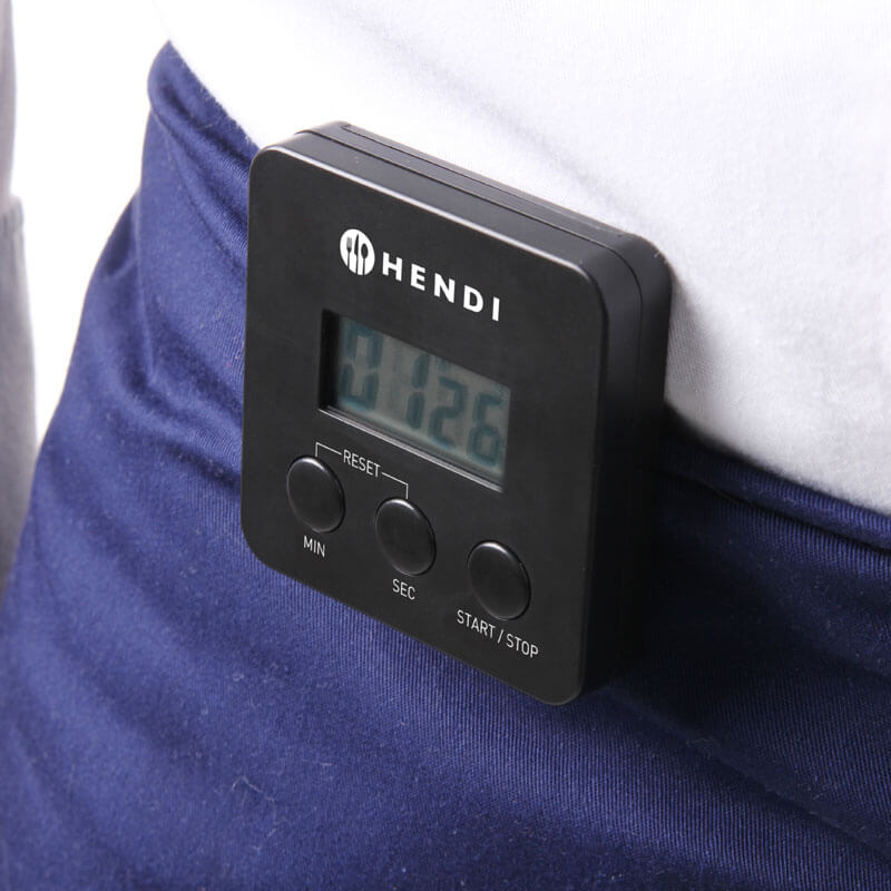 Digital kitchen timer with magnetic clip