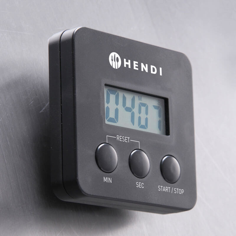 Digital kitchen timer with magnetic clip