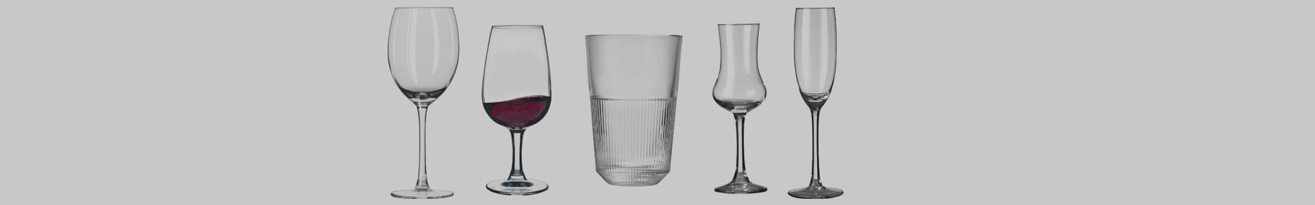Various glasses from the manufacturer Royal Leerdam stand next to each other.
